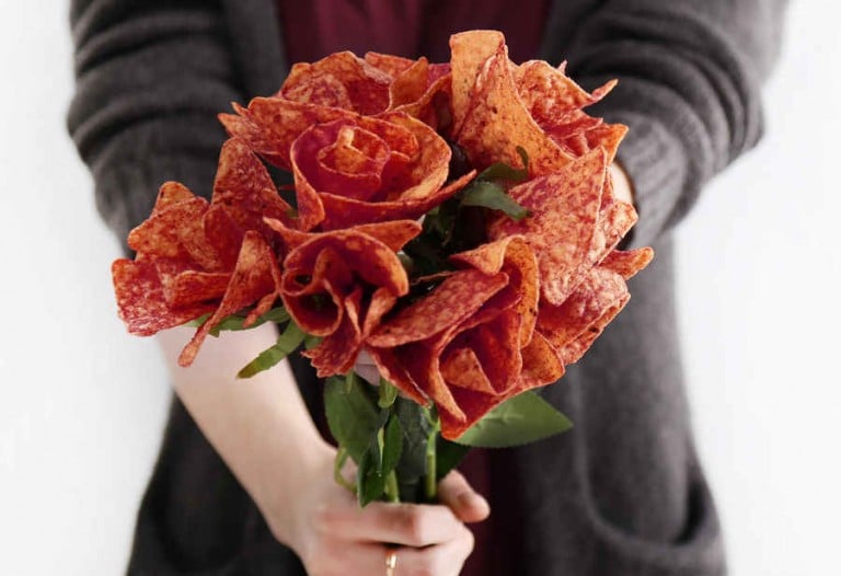 flores hechas de Doritos