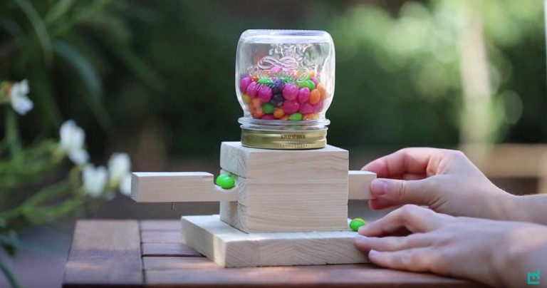 cómo hacer un dispensador de dulces casero