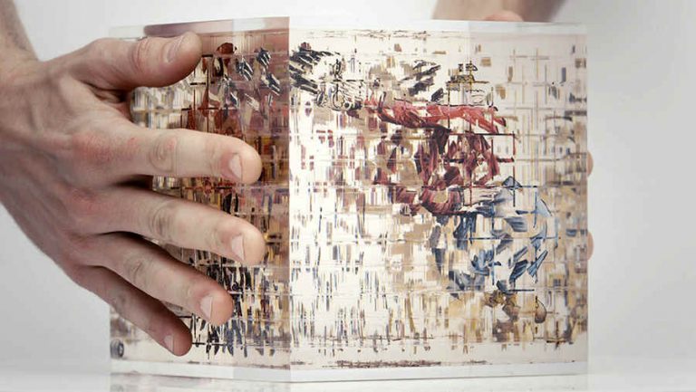 cubo transparente con dibujos