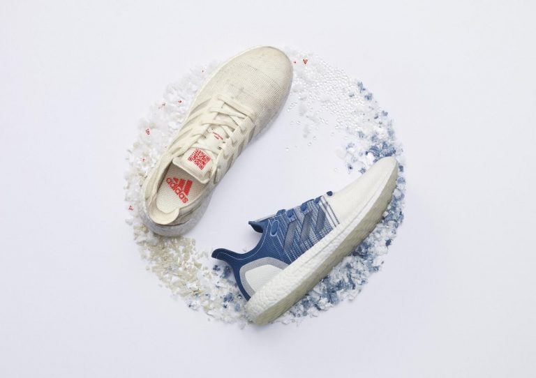 tenis adidas hechos con materiales reciclados