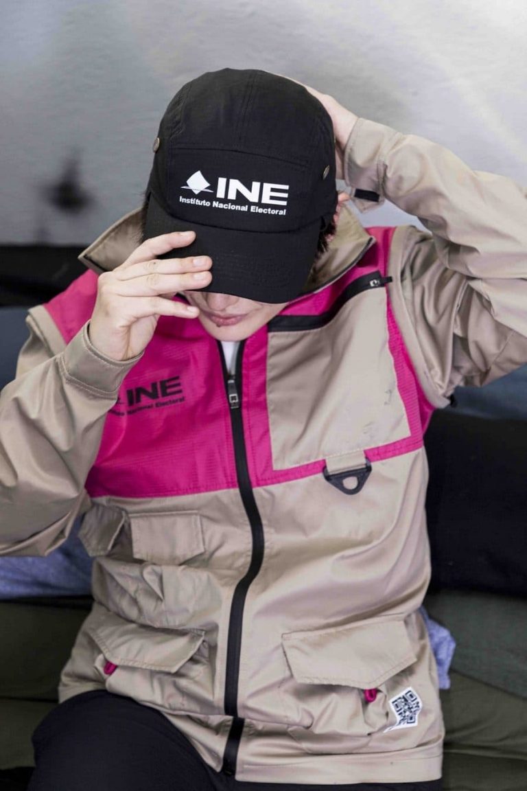 uniforme INE